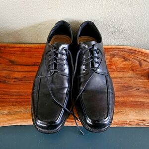 Mens dress shoes